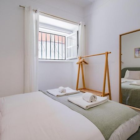 New! Unique 1 Bedroom Apartment- Santa Catarina 42 リスボン エクステリア 写真