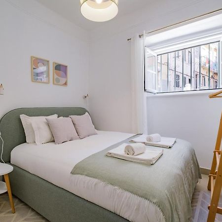 New! Unique 1 Bedroom Apartment- Santa Catarina 42 リスボン エクステリア 写真