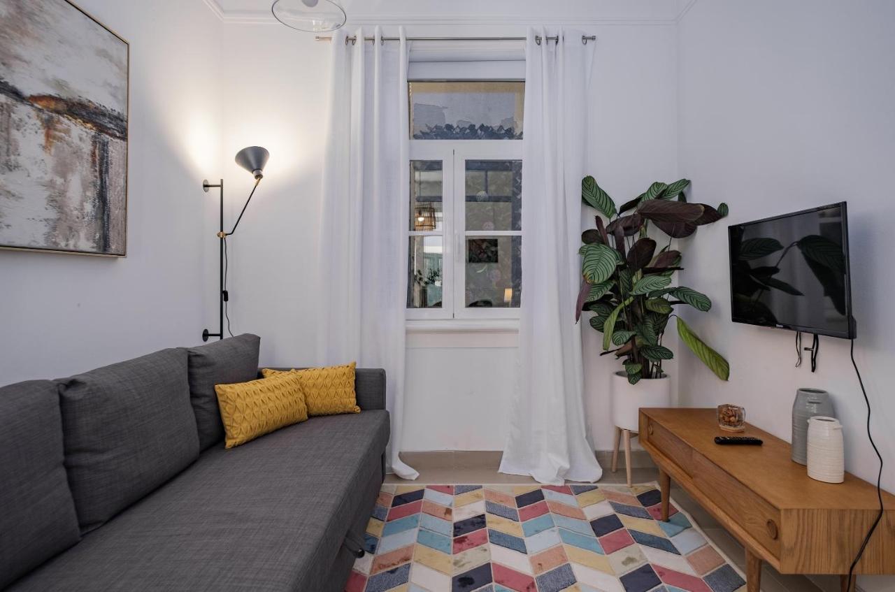 New! Unique 1 Bedroom Apartment- Santa Catarina 42 リスボン エクステリア 写真